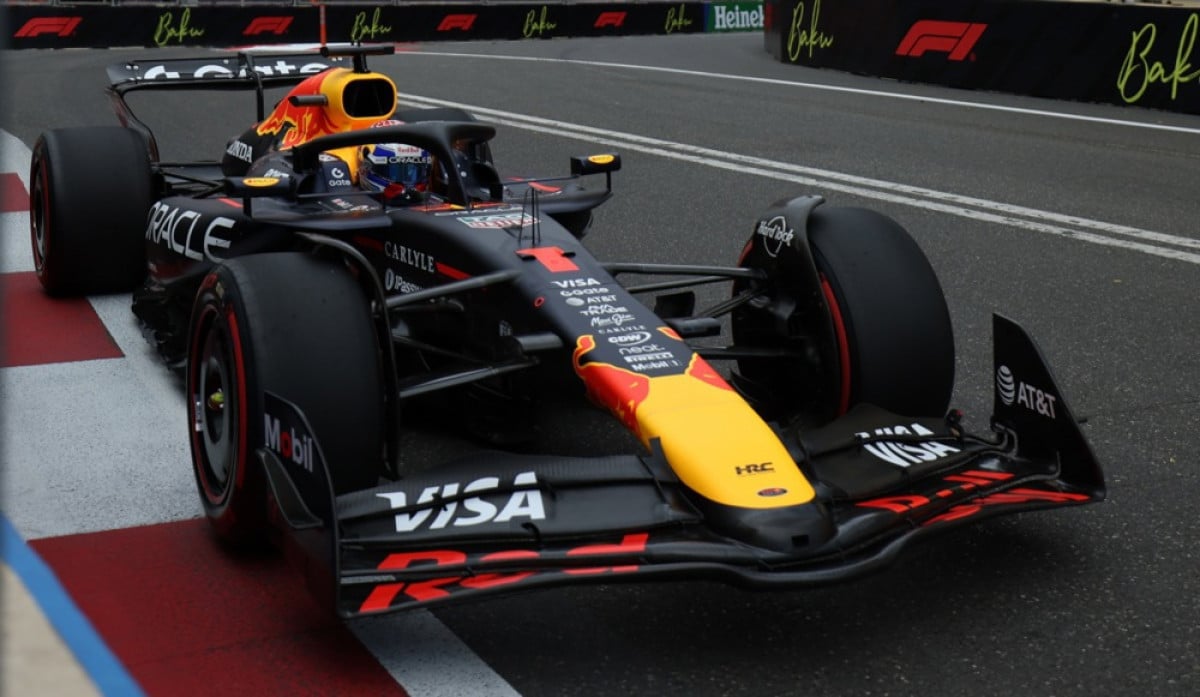 Katastrofa Ferrarija i McLarena u Bakuu: Max Verstappen je iskoristio priliku i osvojio pol poziciju Katastrofa Ferrarija i McLarena u Bakuu: Max Verstappen je iskoristio priliku i osvojio pol poziciju
