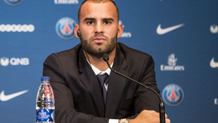Jese broji novac i odbija ponude koje stižu