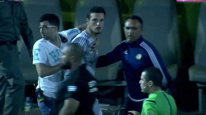Srbijanski golman iz Maccabija udario protivničkog trenera