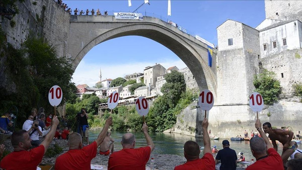 Milovanović i Tiro slavili u skokovima sa Starog mosta