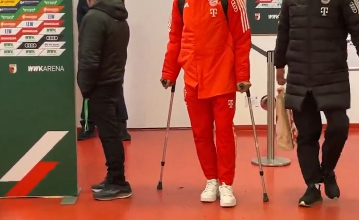 Zvijezda Bayerna na štakama napustila stadion, radi se o težoj povredi