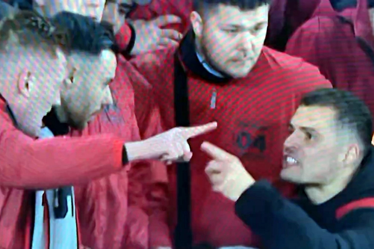 Neke stvari se nikada ne mijenjaju: Xhaka opet u centru pažnje zbog žestoke rasprave sa navijačima Neke stvari se nikada ne mijenjaju: Xhaka opet u centru pažnje zbog žestoke rasprave sa navijačima