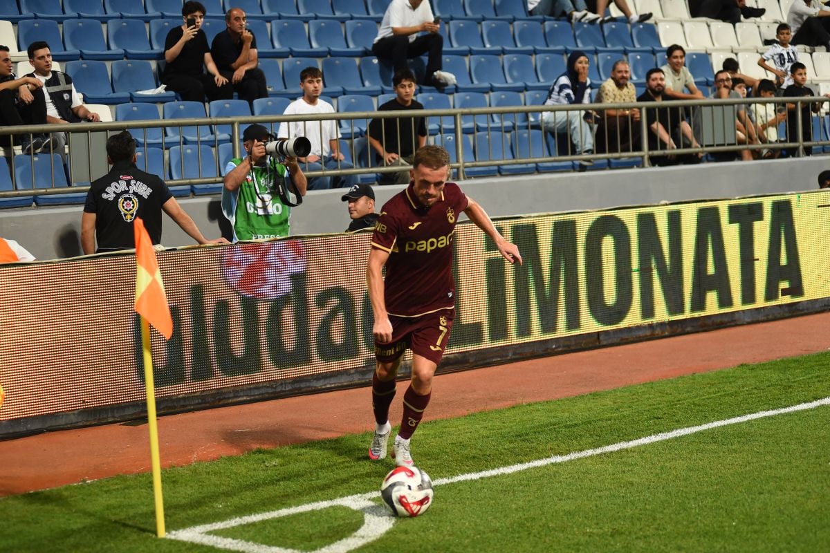 Ovako se niko ne odnosi prema legendi: Edin Višća doživio šokantan kraj u Trabzonsporu Ovako se niko ne odnosi prema legendi: Edin Višća doživio šokantan kraj u Trabzonsporu