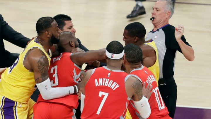 Rondo pljunuo Paula, a onda se u sve uključio i Carmelo Anthony