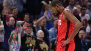 Prvi dan nove sezone NBA donio skandal! Amerika u šoku zbog odluke sudija nakon poteza Duranta!