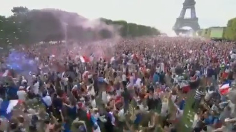 Pogledajte slavlje u Parizu nakon zadnjeg sudijskog zvižduka