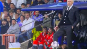 Niko ne zna podići publiku na noge kao Carlo Ancelotti usred utakmice