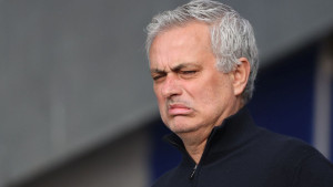 Jose Mourinho bi se na senzacionalan način mogao vratiti na trenersku klupu