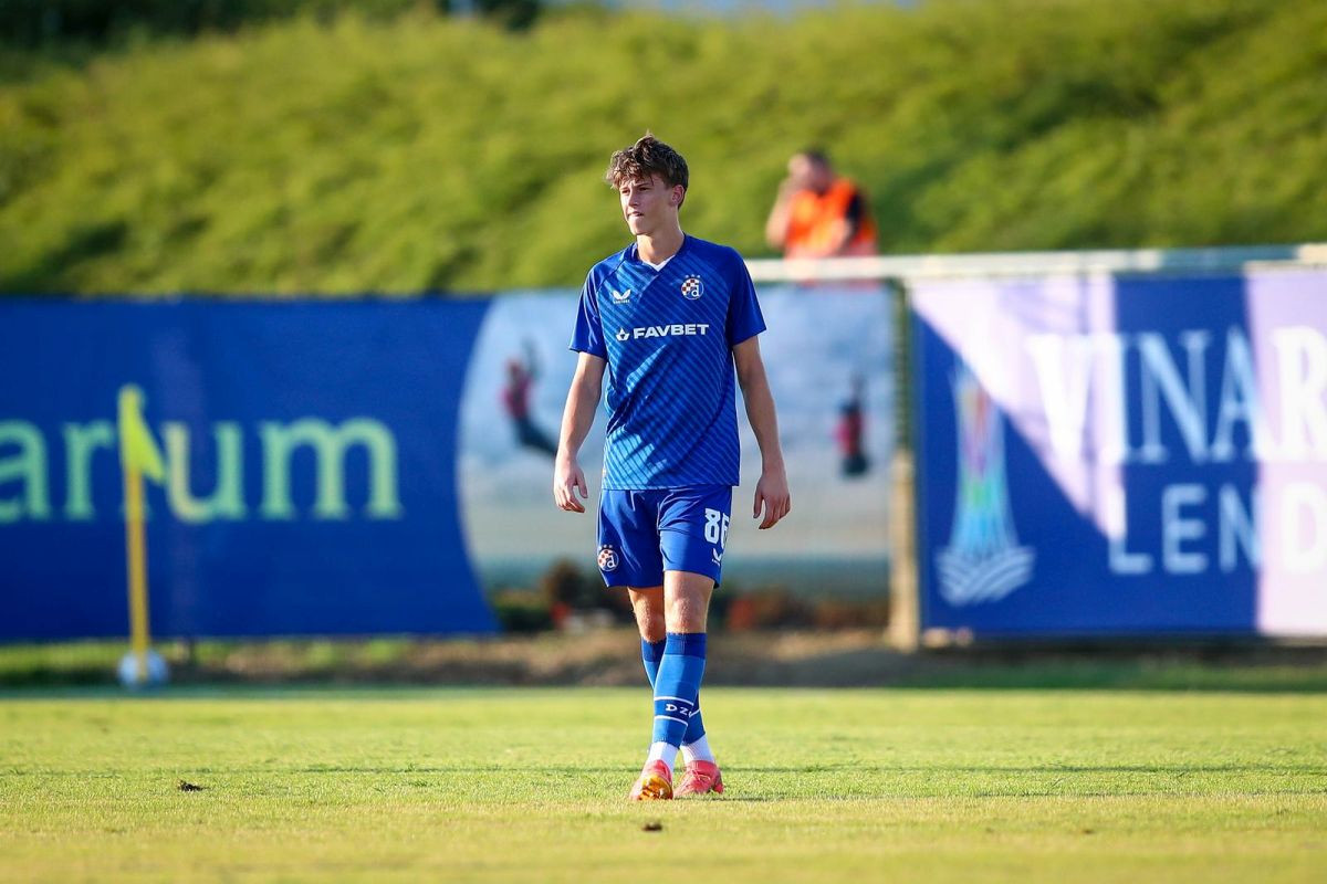 Sin Sergeja Jakirovića nova je 'zlatna koka' Dinama, na Maksimir bi mogli stići milioni! Sin Sergeja Jakirovića nova je 'zlatna koka' Dinama, na Maksimir bi mogli stići milioni!