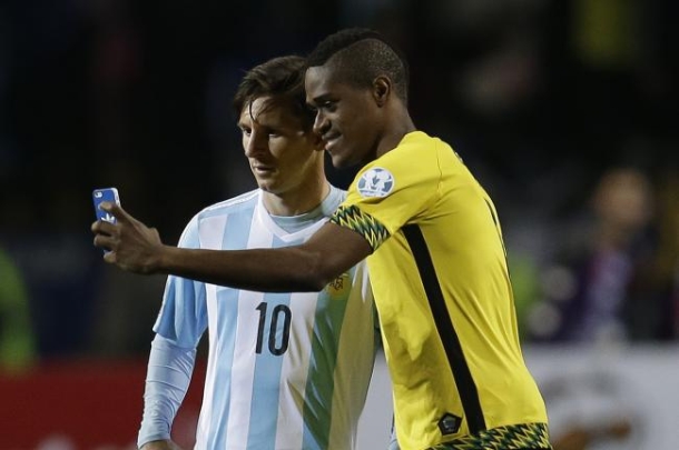 Fudbaler Jamajke nakon utakmice Messija zamolio za selfie