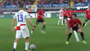 Luka Modrić mu je dodao loptu, a onda Nikola Vlašić ispaljuje projektil u mrežu Egipta! 