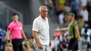 Fenerbahče potvrdio da je Džeko prvi kapiten, a onda bh. napadaču doveo žestoku konkurenciju