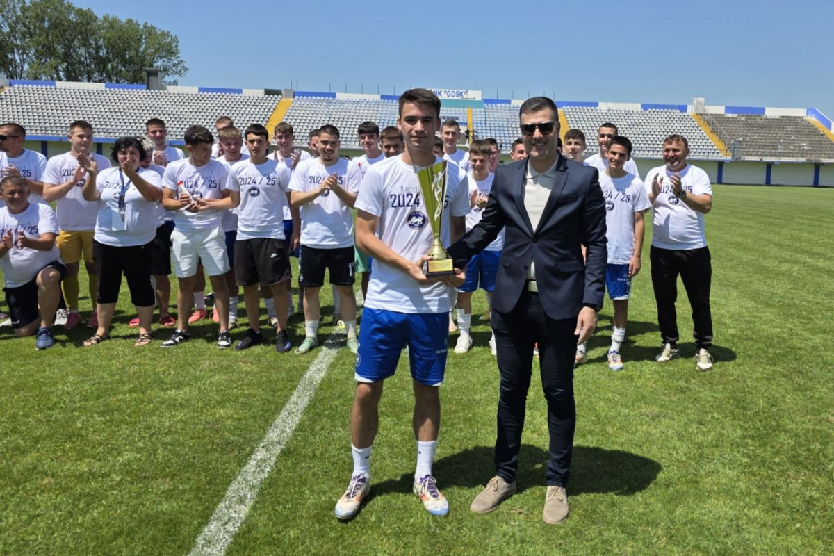 Juniori NK GOŠK proslavili titulu Omladinske lige BiH - grupa Jug Juniori NK GOŠK proslavili titulu Omladinske lige BiH - grupa Jug