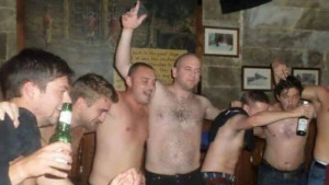 Grupa pijanica osnovala fudbalski klub: Igrat će finale kupa i Konferencijsku ligu