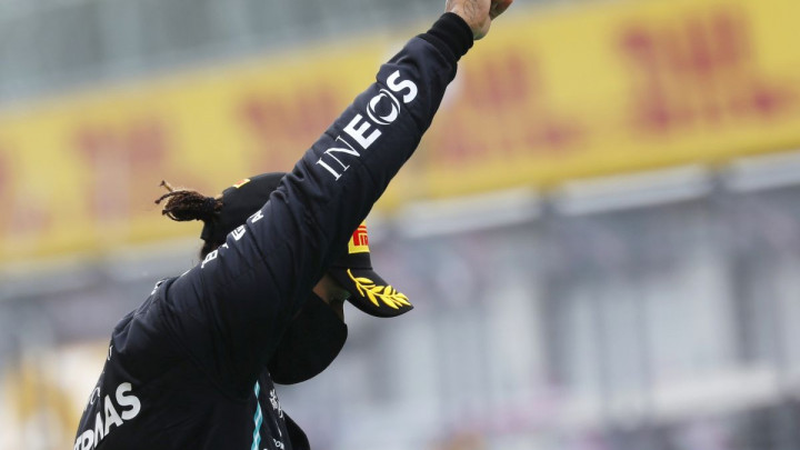 Hamilton: Sretan sam što sam opet na prvom mjestu