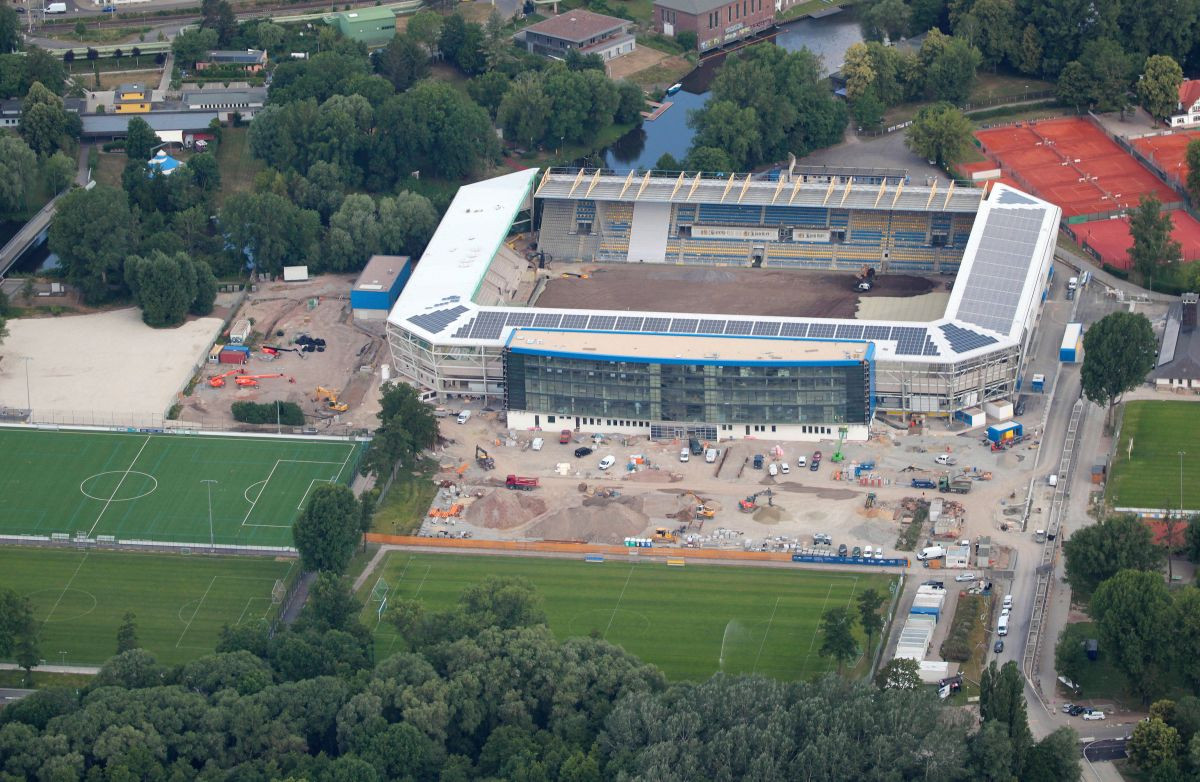 Gradilište brzo pretvoreno u fudbalski raj: Četvrtoligaš dobio stadion kakav sanjaju bh. klubovi Gradilište brzo pretvoreno u fudbalski raj: Četvrtoligaš dobio stadion kakav sanjaju bh. klubovi