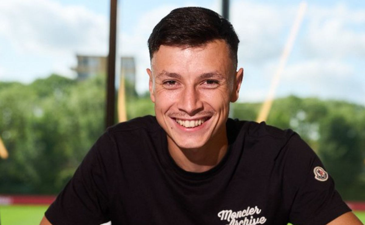 Sheffield United napunio kasu do vrha! Zna se koliko su zaradili od prodaje Anela Ahmedhodžića Sheffield United napunio kasu do vrha! Zna se koliko su zaradili od prodaje Anela Ahmedhodžića