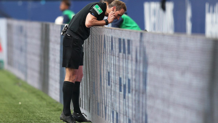 Nevjerovatne scene u Njemačkoj: Svirao kraj, pa naknadno dosudio penal