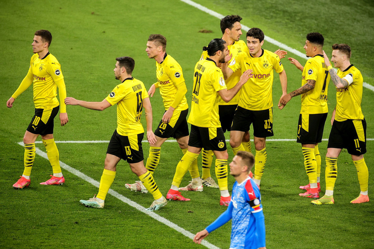 Borussia se u polufinalu Kupa poigrava s protivnikom, vodi 5:0 na poluvremenu Borussia se u polufinalu Kupa poigrava s protivnikom, vodi 5:0 na poluvremenu