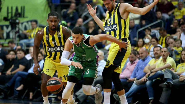 Unicaja za kraj savladala Fener u Istanbulu