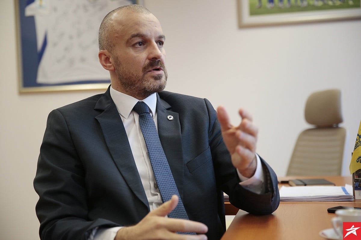 Elmir Pilav kontrolor suđenja na utakmici Evropske lige!