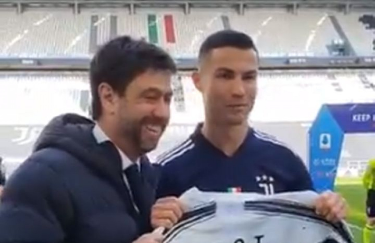 Ronaldo od predsjednika Juventusa dobio poseban dres, a natpis na njemu sve govori