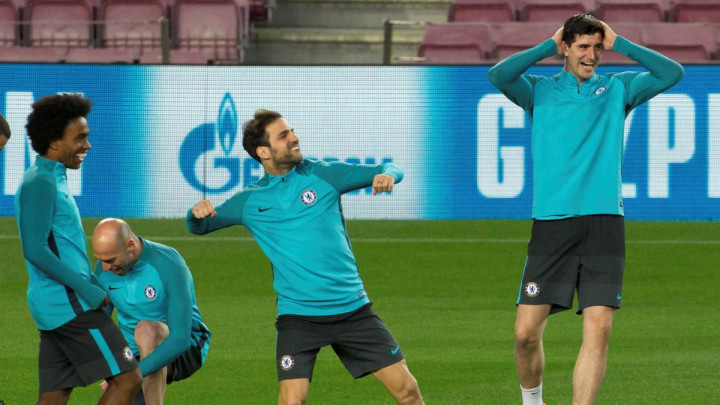 Fabregas 'bocnuo' Courtoisa tamo gdje ga najviše boli