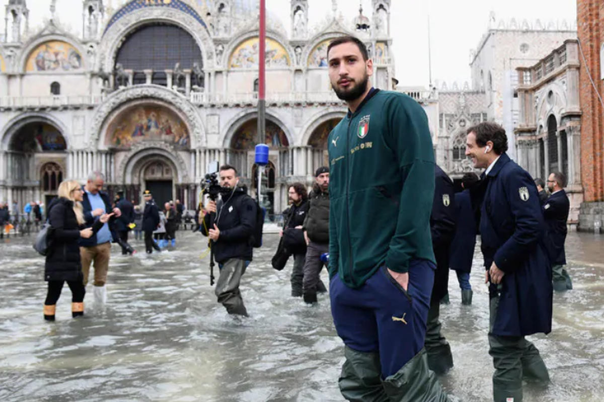 Donnarumma u Zenici u rukavicama, dan kasnije u - čizmama