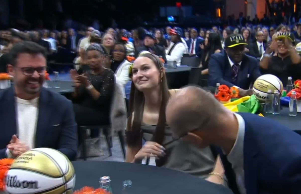 Historijski trenutak: Ajša Sivka izabrana na WNBA draftu Historijski trenutak: Ajša Sivka izabrana na WNBA draftu