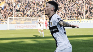 Zmajevi će strahovati od njega - Želi ga Borussia, uključili se klubovi iz Engleske i Njemačke