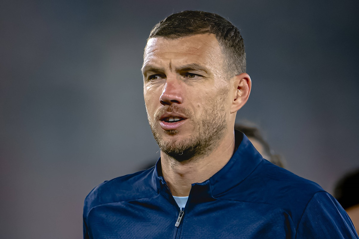 Edin Džeko odmorio drugi put ove godine, Fenerbahče petardom počastio bivši klub Ibrahima Šehića Edin Džeko odmorio drugi put ove godine, Fenerbahče petardom počastio bivši klub Ibrahima Šehića