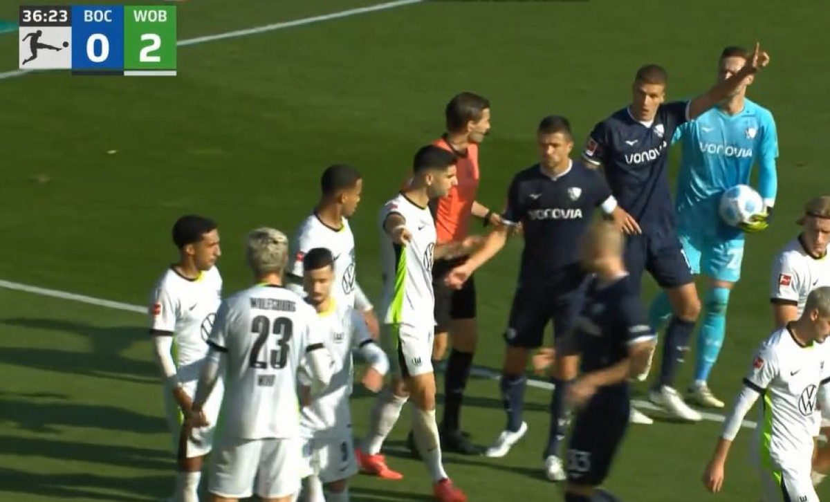 Hrvatu "pao mrak na oči": Medić je vidio kako igrač Wolfsburga slavi gol, a onda je nastao haos Hrvatu "pao mrak na oči": Medić je vidio kako igrač Wolfsburga slavi gol, a onda je nastao haos