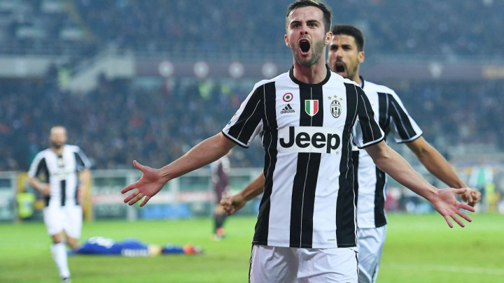Miralem Pjanić ima ponude tri tima, cijena je nevjerovatna