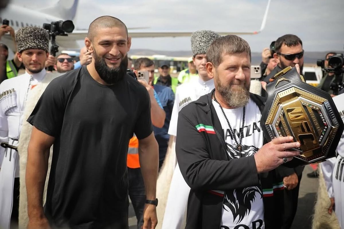 Khamzat Chimaev je čečenskom vođi dužan do kraja života - Dao mu je milione, vile, automobile... Khamzat Chimaev je čečenskom vođi dužan do kraja života - Dao mu je milione, vile, automobile...