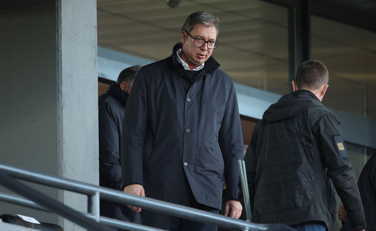 Procurio Vučićev podmukli plan, uništio je "svetinju" da zavadi Delije i Grobare: "Jadnik" Procurio Vučićev podmukli plan, uništio je "svetinju" da zavadi Delije i Grobare: "Jadnik"