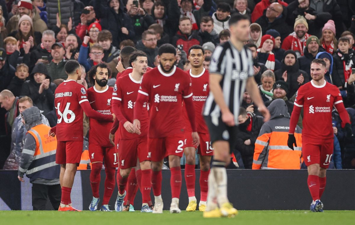 Alarm u Liverpoolu, rasipa se zlatna generacija: Real naciljao jednog od ljubimaca Anfielda Alarm u Liverpoolu, rasipa se zlatna generacija: Real naciljao jednog od ljubimaca Anfielda