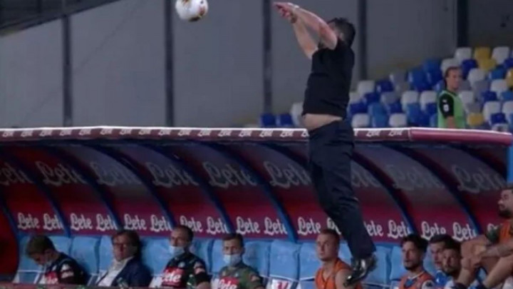 Gattusov pokušaj da uhvati loptu je urnebesan, izdala ga je majica