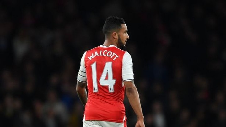 Legenda Arsenala savjetuje Walcotta da mijenja klub