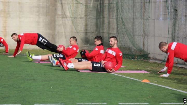 Vježbe snage na &quot;meniju&quot; crveno-crnih