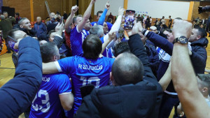 Veterani Željezničara pjesmom proslavili pobjedu protiv Sarajeva i 1. mjesto na "Hasetovom klasiku"