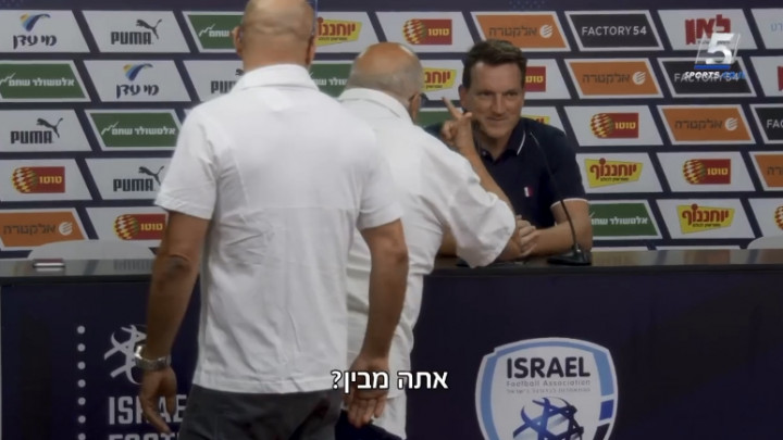 Stariji Izraelac pokušao nešto objasniti selektoru na engleskom, ali bolje da nije