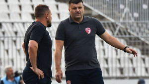 Feđa Dudić se hvata za glavu i ne vjeruje šta se dešava na terenu za samo 15 minuta