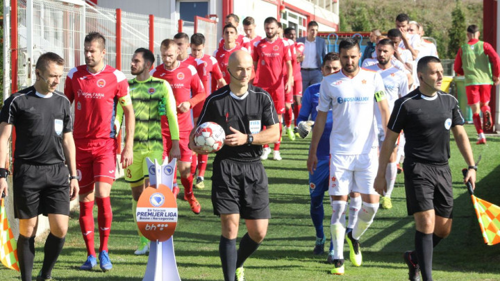 Sarajlija na Pecari, Zeničanin na Grbavici