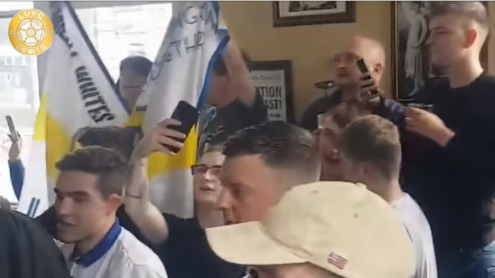 Navijači Leedsa pjesmom provocirali Lamparda nakon pobjede svog tima