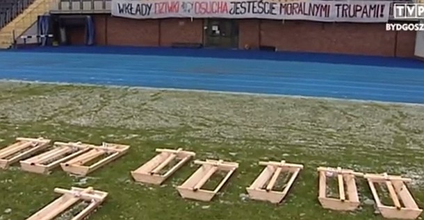 Poljski navijači svojim igračima poslali morbidnu poruku