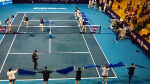 Kinezi imaju najluđu tehniku sušenja teniskih terena nakon kiše