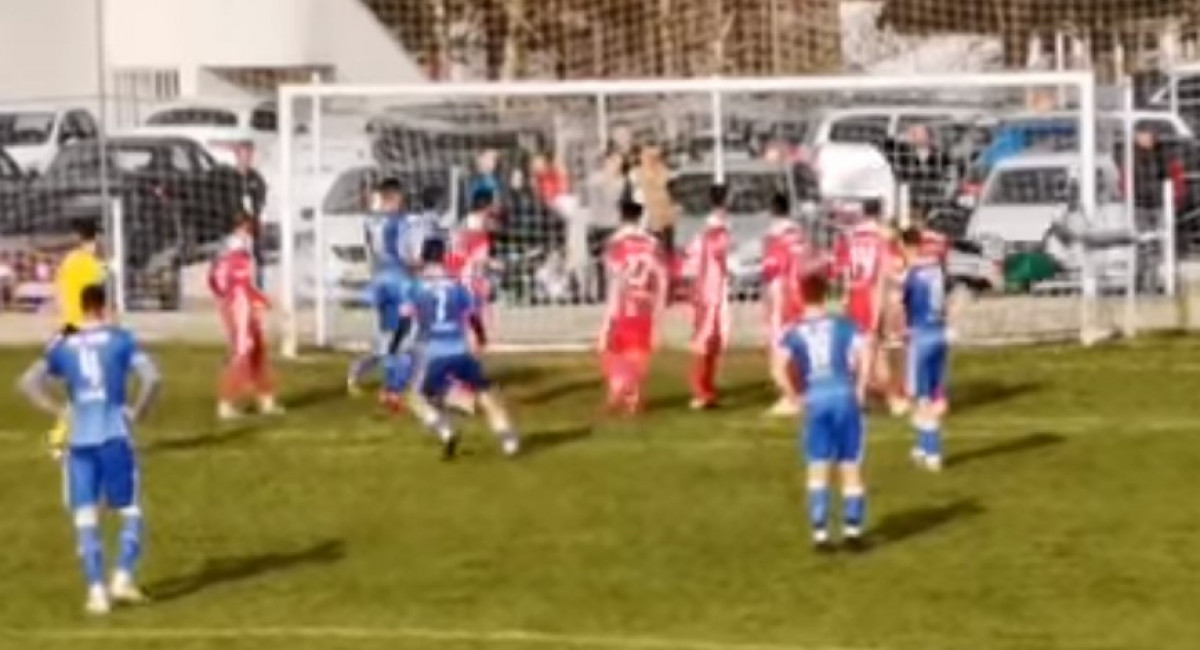 Jedan od najljepših pogodaka ove sezone Prve lige FBiH dolazi iz Tešnja Jedan od najljepših pogodaka ove sezone Prve lige FBiH dolazi iz Tešnja