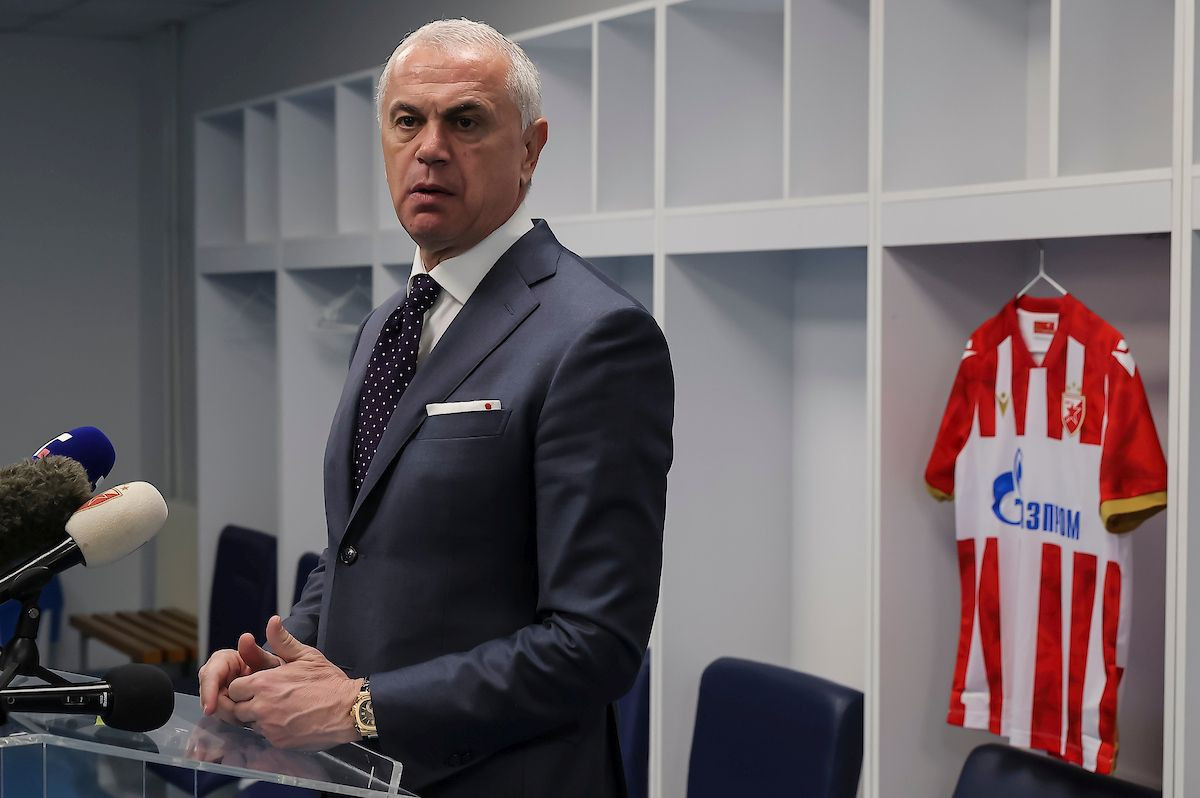 Dok Terzić pumpa cijenu za Maksimovića, drugi igrač pravi transfer kakav Crvena zvezda ne pamti 