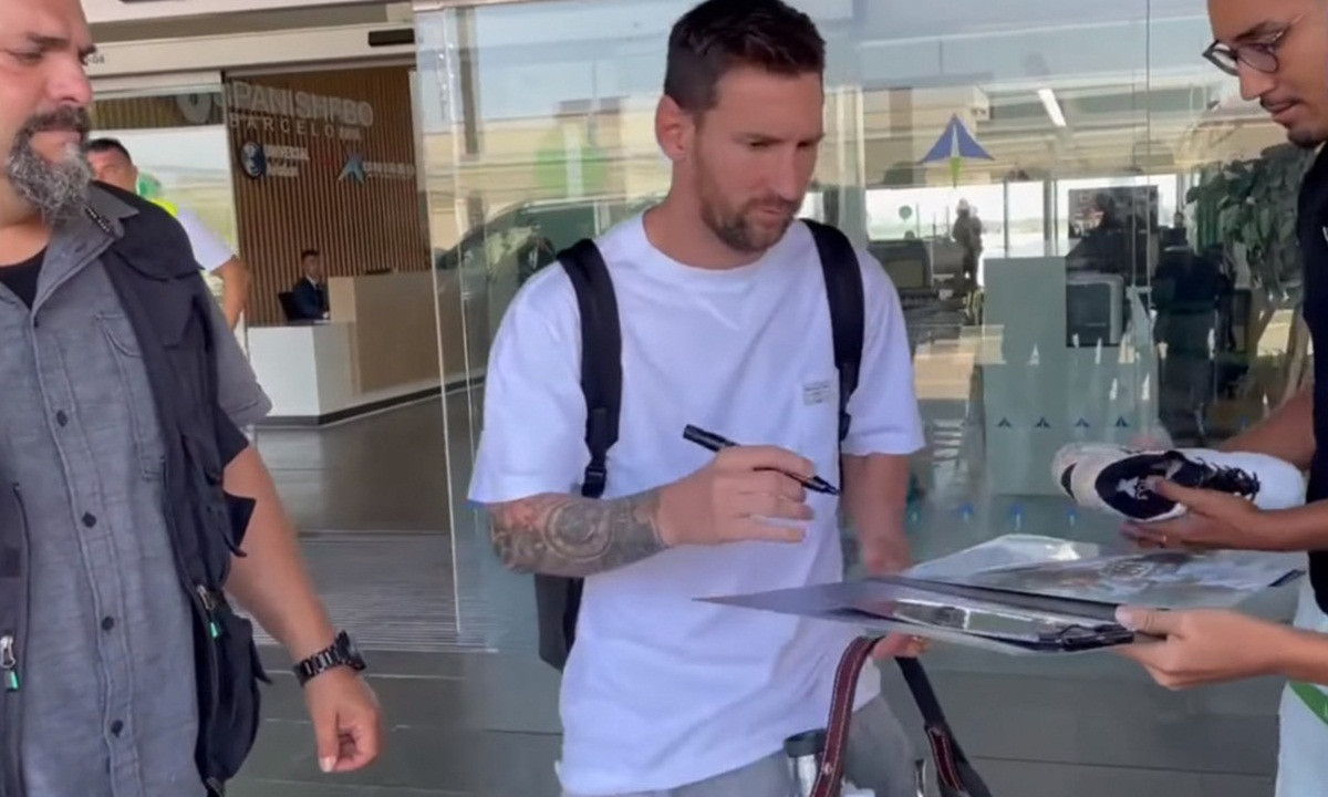 Messi uhvaćen na aerodromu u Barceloni, kako je reagovao na pitanje želi li se vratiti?