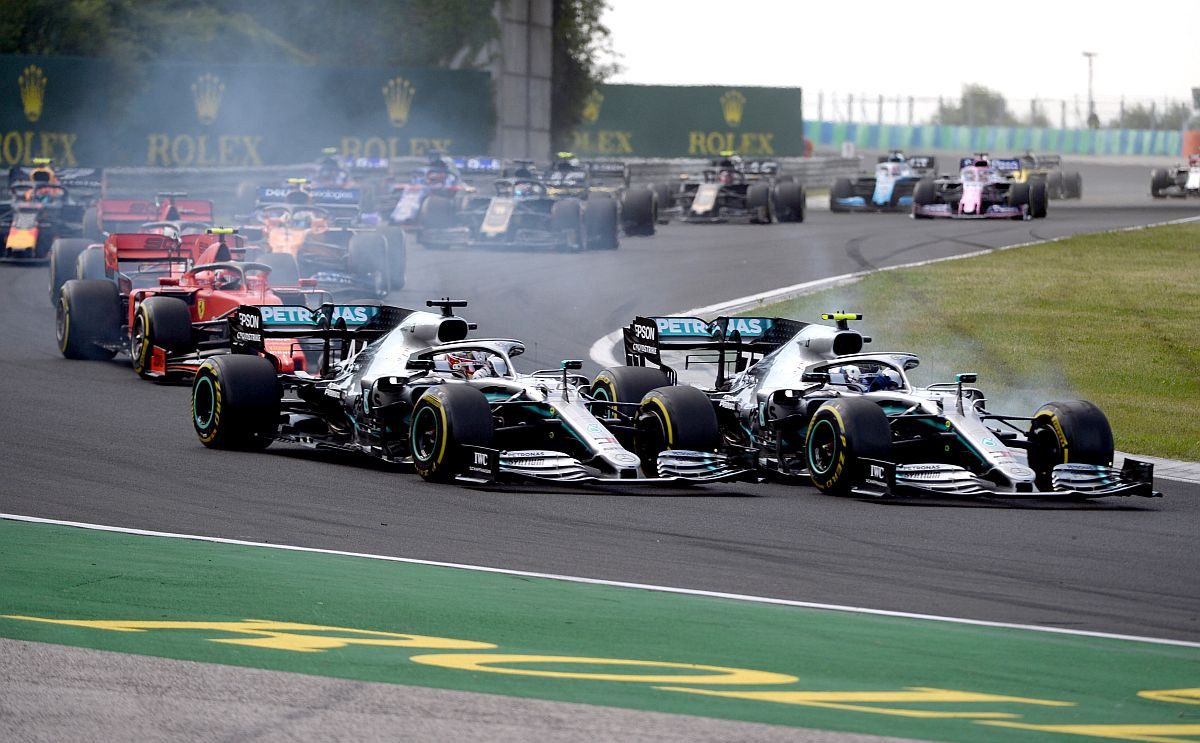 Sjajna borba na Hungaroringu: Hamilton pred sami kraj pretekao Verstappena 